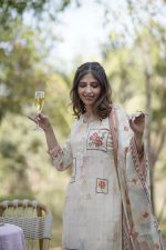 Creamy White Kurta Set
