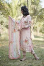 Striking Florals Kurta Set