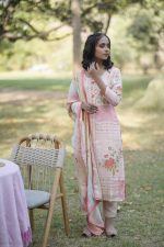 Striking Florals Kurta Set