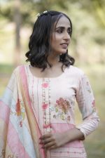 Striking Florals Kurta Set